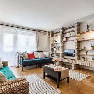 Bpr Golden Corner With Balcony & A/c Διαμέρισμα